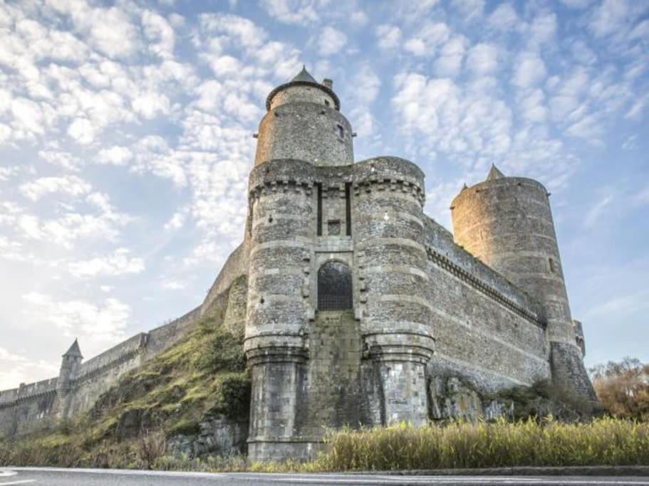 Appartement Avec Vue Fougères Kültér fotó